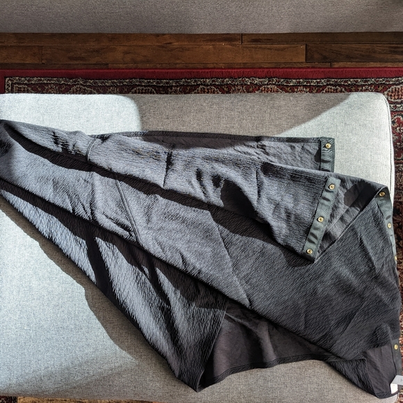 Lululemon Black Snap Scarf - Picture 1 of 3